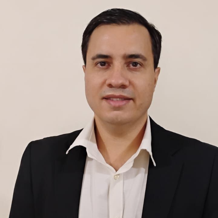 Renato Garcia Paro Silva